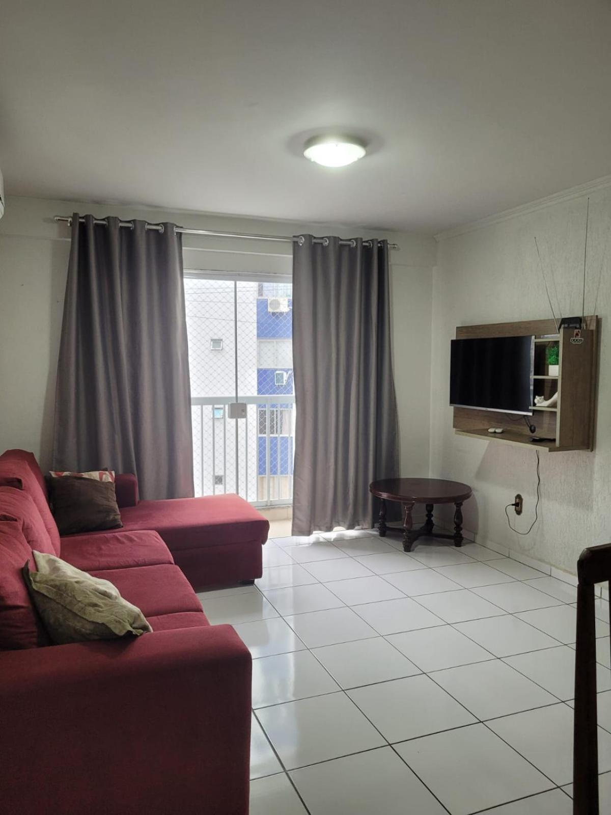 Apto Espacoso Uma Quadra Do Mar Com Garagem * Balneario Camboriu